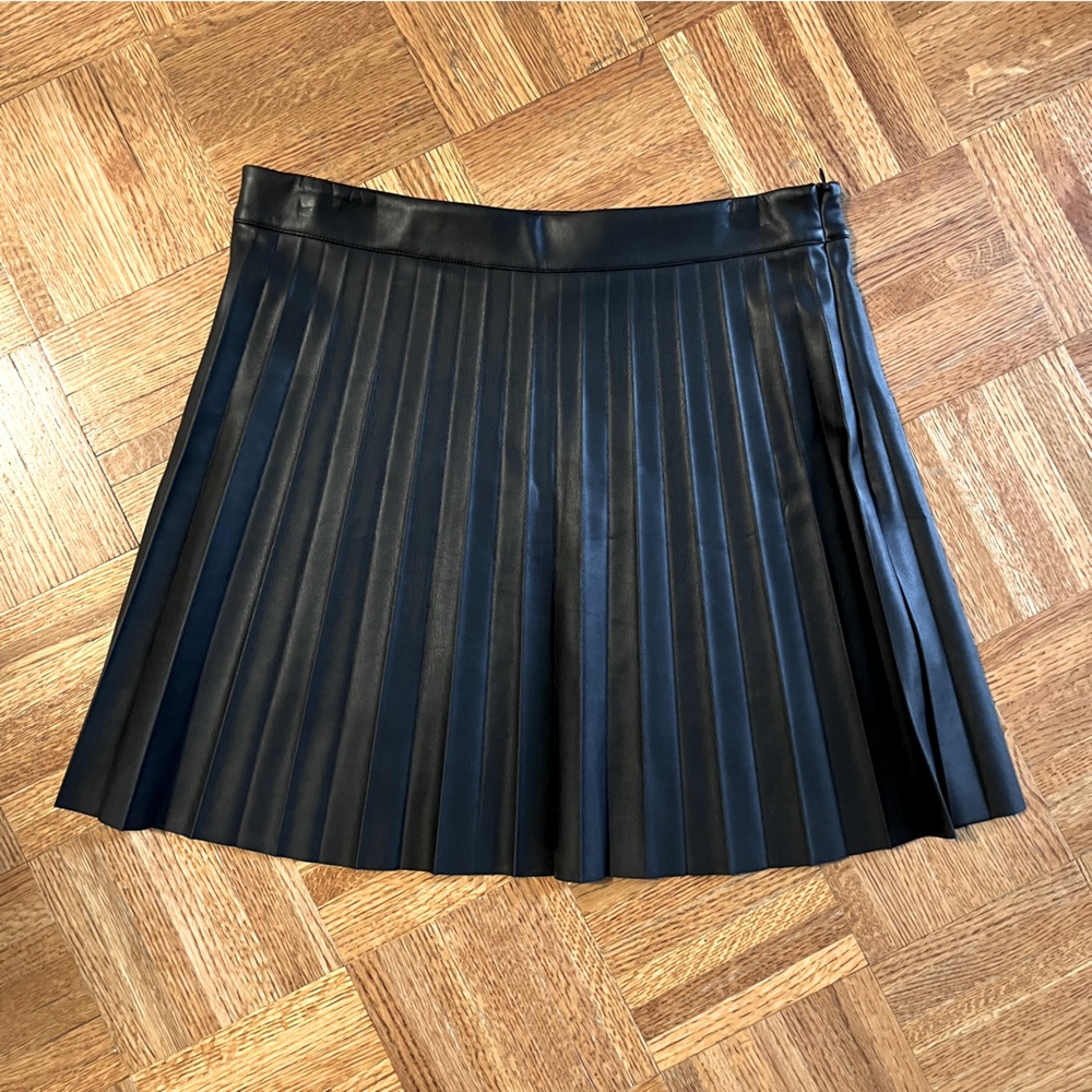 BB Dakota by Steve Madden Black Faux Leather Pleated Mini Skirt Size 10